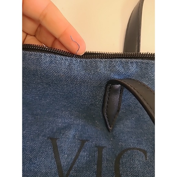 Victoria Secret XL Denim Blue Faux Leather Zip Tote Carryall NWOT 20×14 - Picture 4 of 11